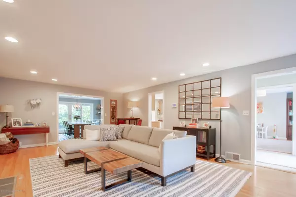 Fair Haven, NJ 07704,52 Hillcrest Road