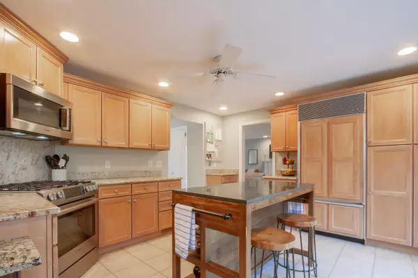 Fair Haven, NJ 07704,52 Hillcrest Road