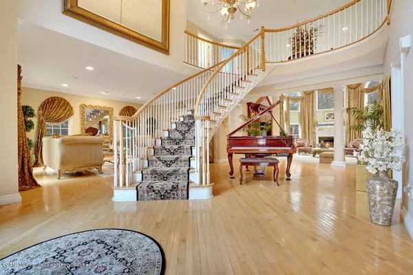 Manalapan, NJ 07726,6 Hemlock Court