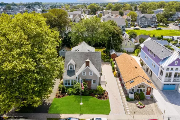 Manasquan, NJ 08736,17 Ocean Avenue