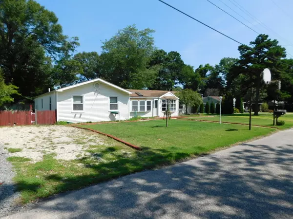Waretown, NJ 08758,15 Central Avenue