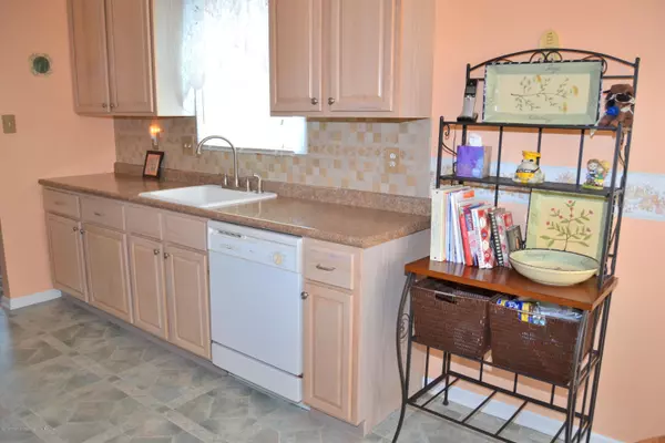 Manahawkin, NJ 08050,15 Greenridge Drive