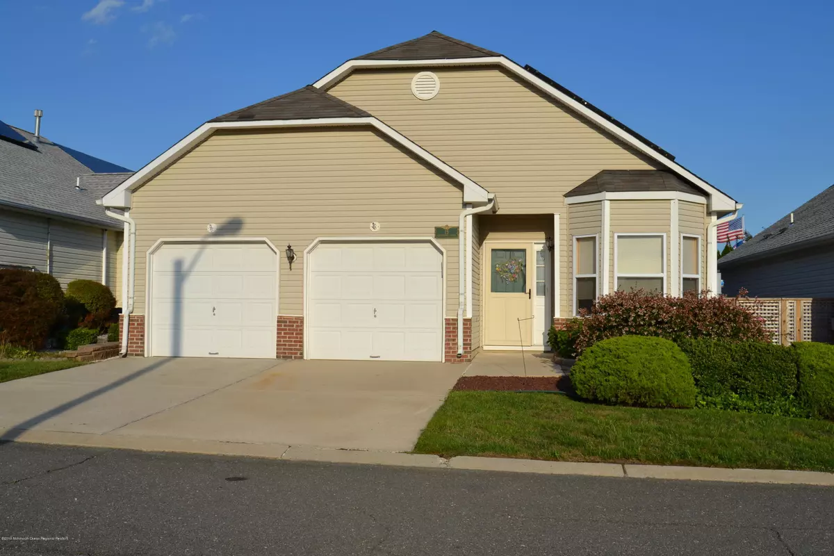 Manahawkin, NJ 08050,15 Greenridge Drive