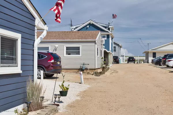 Lavallette, NJ 08735,22 E Albacore Way