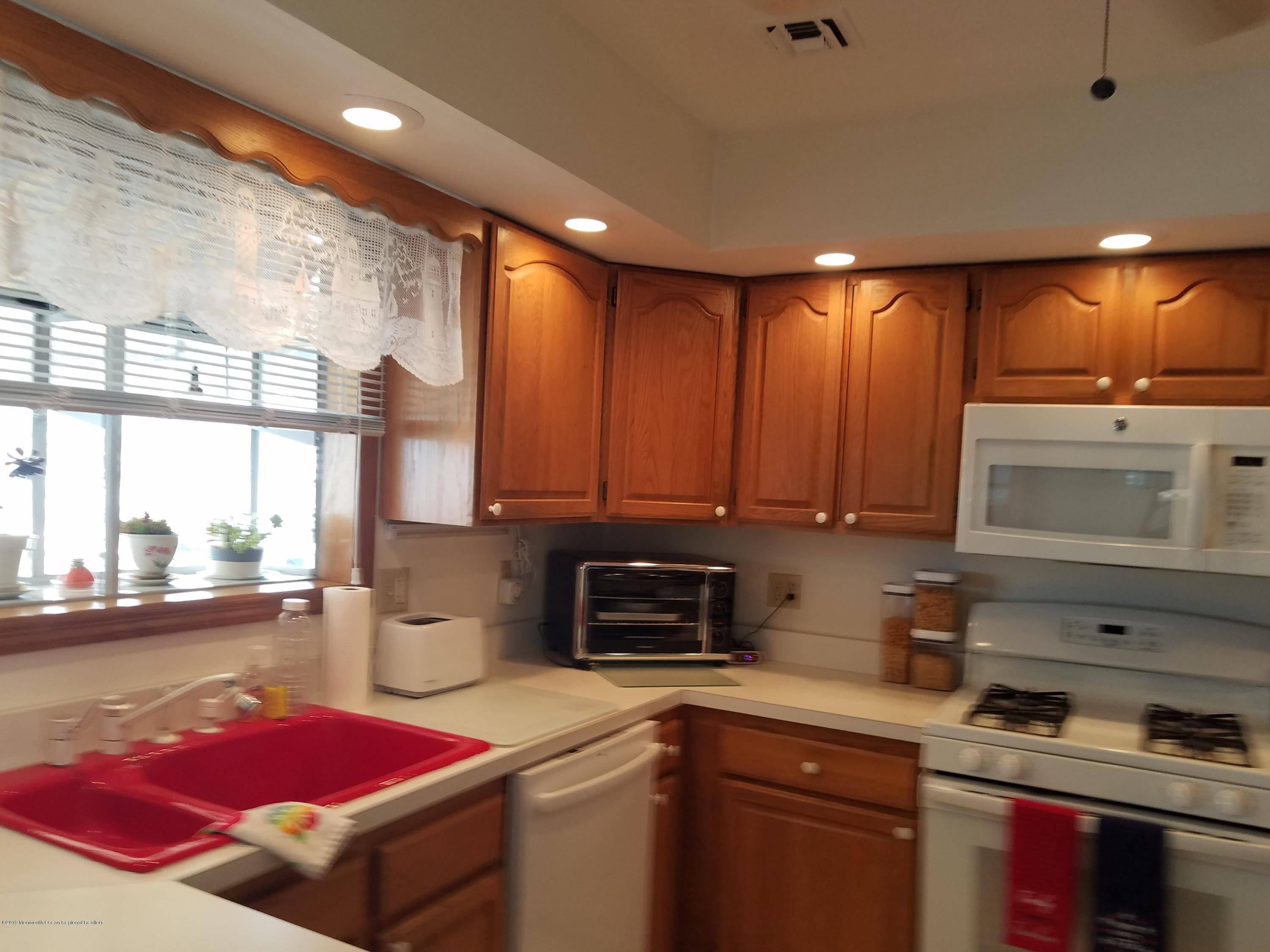 Barnegat, NJ 08005,108 Montclair Road N