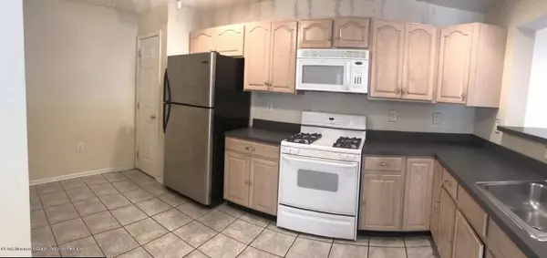 Howell, NJ 07731,77 Shinnecock Hills Court