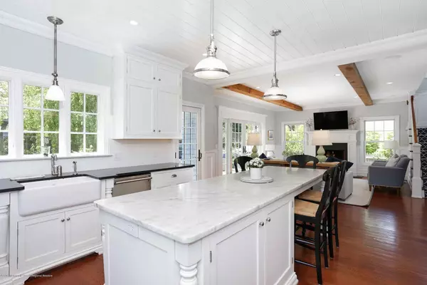 Rumson, NJ 07760,34 Park Avenue