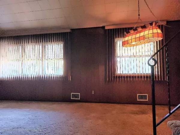 Port Reading, NJ 07064,74 Vernon Way