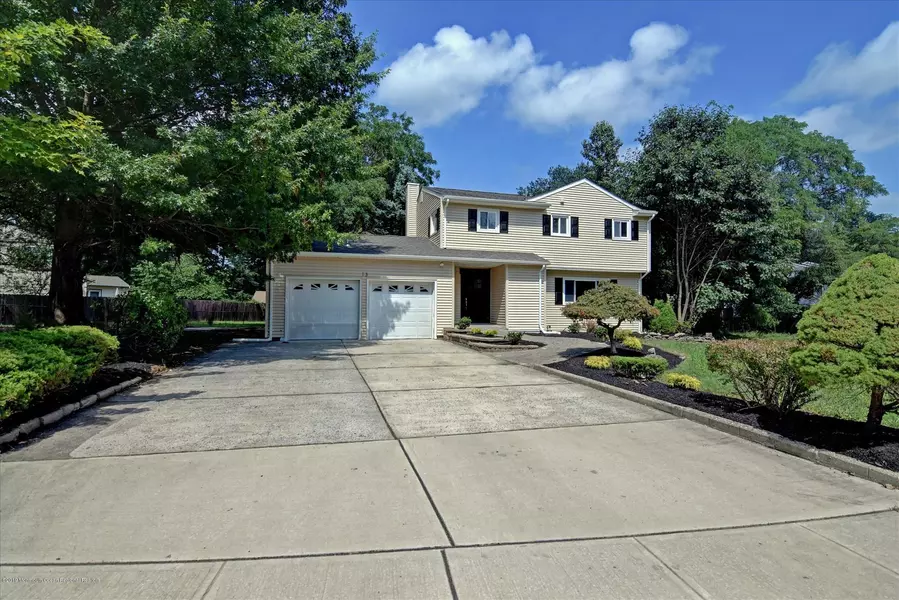 13 Warren Drive, Aberdeen, NJ 07747