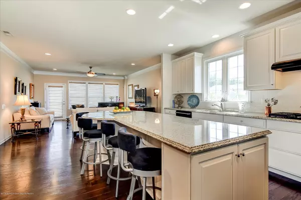 Farmingdale, NJ 07727,23 W Campania Lane