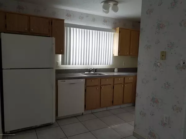 Freehold, NJ 07728,23 Linton Close #1000