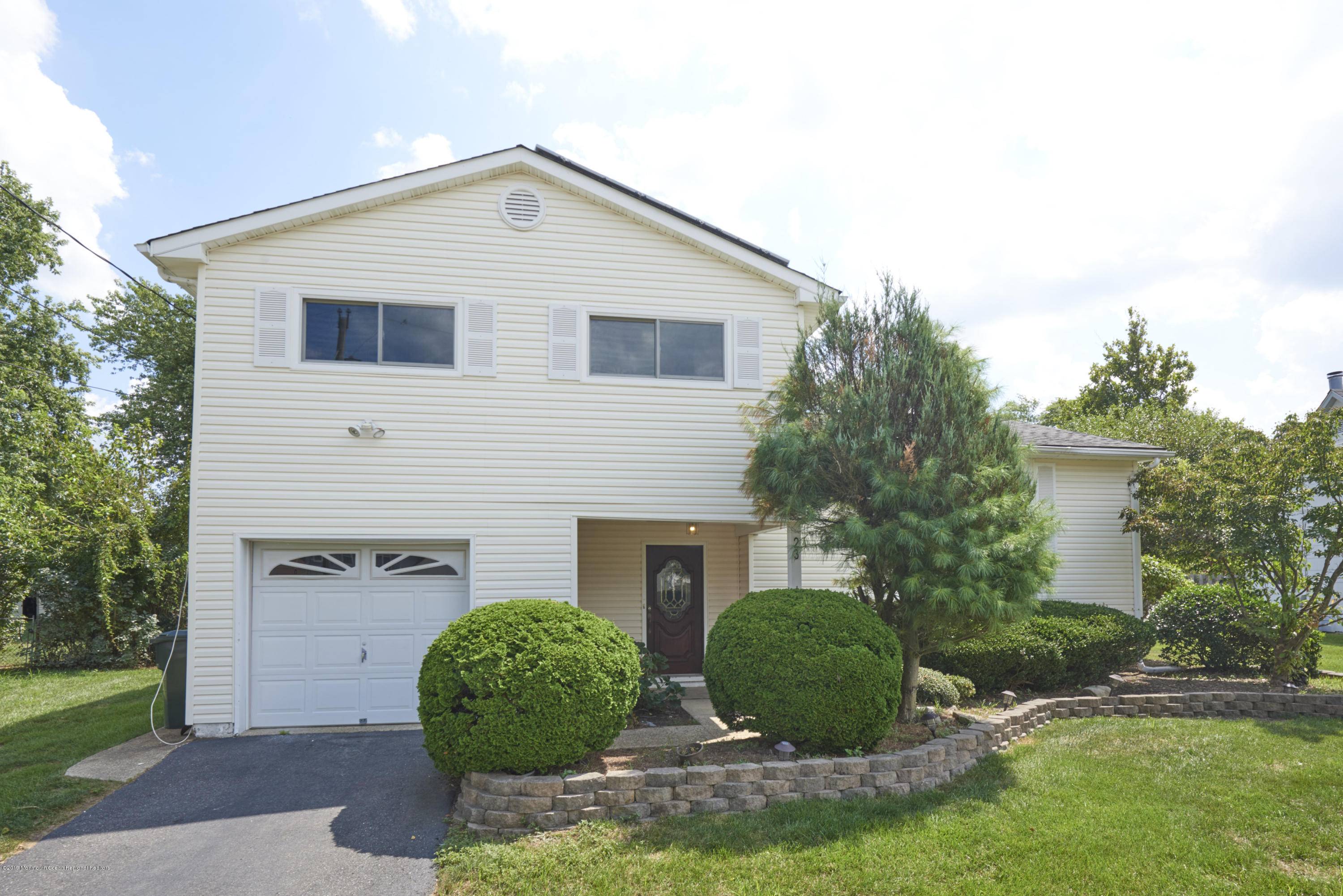 Hazlet, NJ 07730,23 Dublin Lane