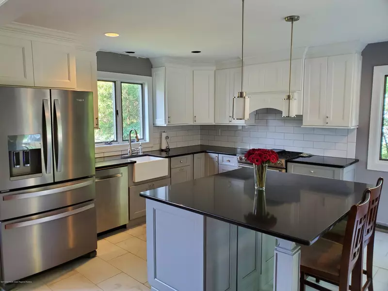 42 Karyn Terrace W, Middletown, NJ 07748