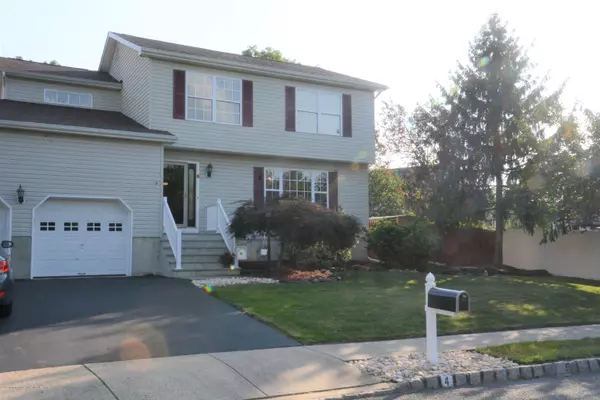 Howell, NJ 07731,4 Lusia Court