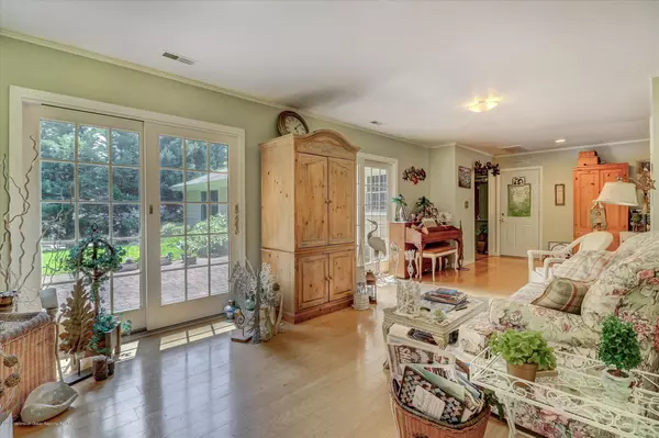Middletown, NJ 07748,15 Dogwood Road