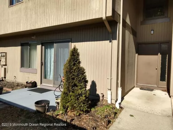 Red Bank, NJ 07701,4 Andover Court