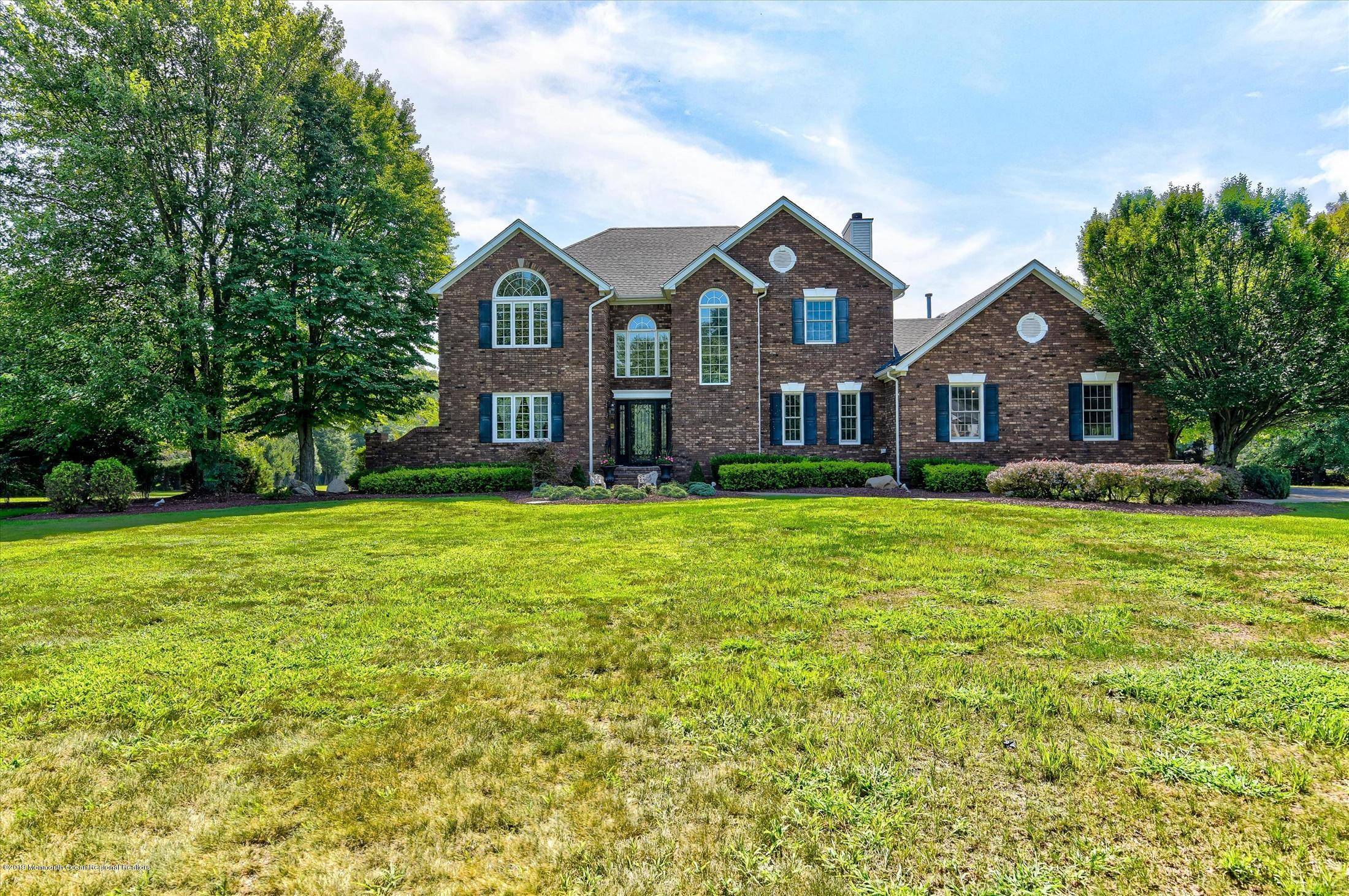 Manalapan, NJ 07726,7 Lauren Court