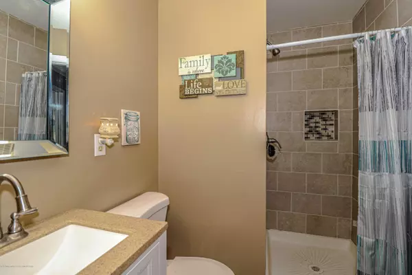 Lanoka Harbor, NJ 08734,615 Pine Street