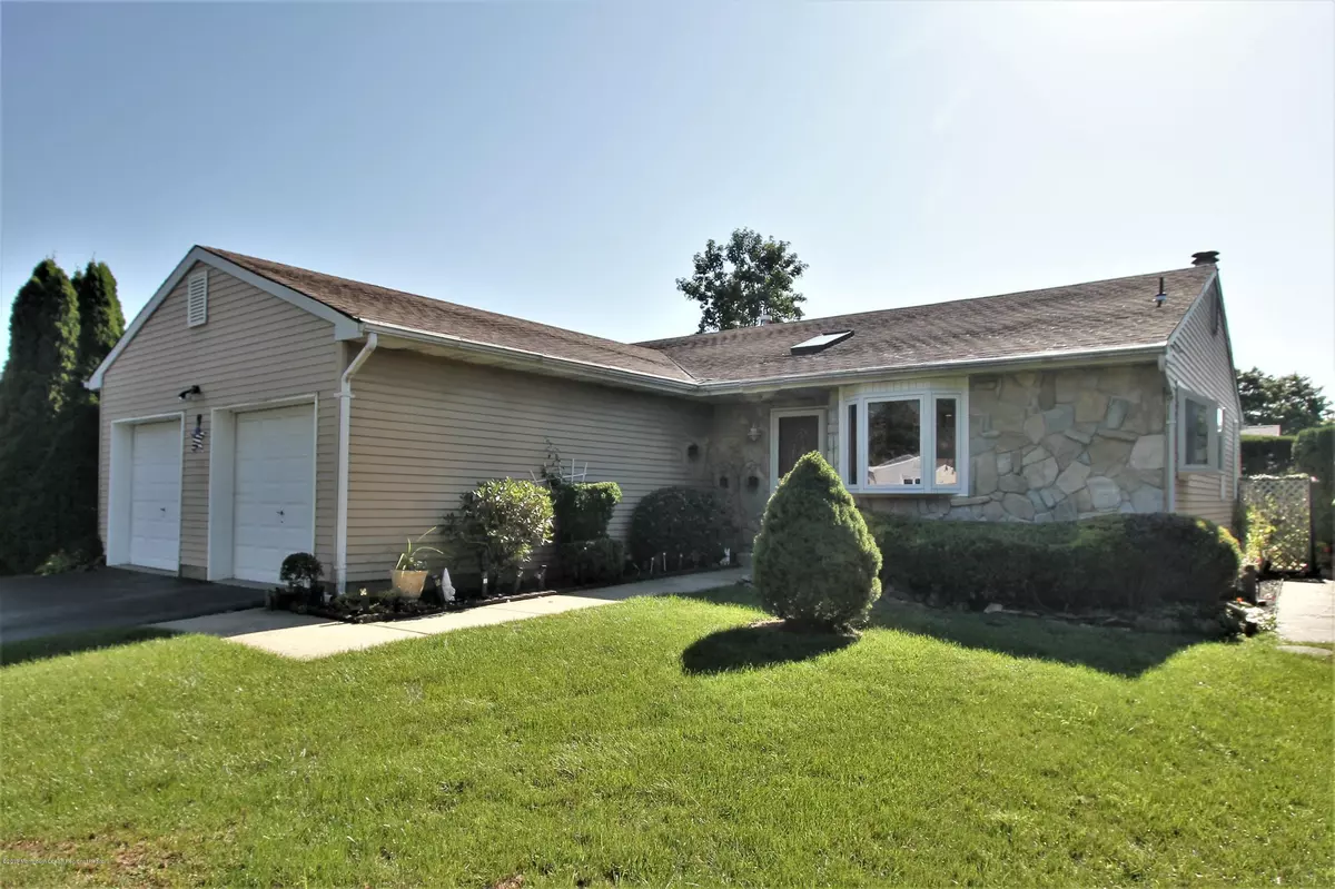 Freehold, NJ 07728,9 Long Road