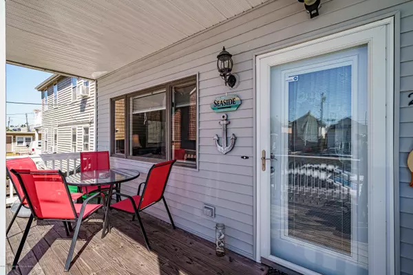 Seaside Heights, NJ 08751,202 Hamilton Avenue #20