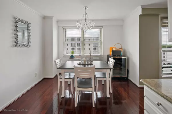 Red Bank, NJ 07701,28 Riverside Avenue #9L