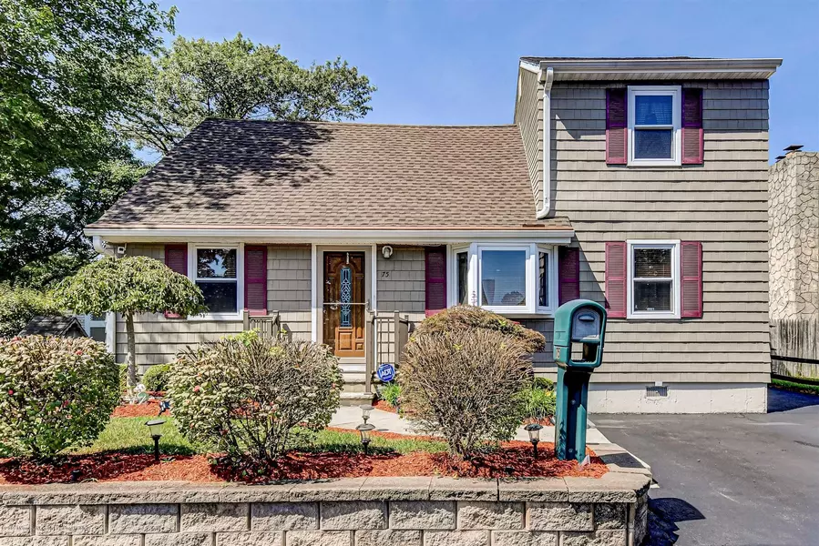 75 Compton Avenue, Hazlet, NJ 07734