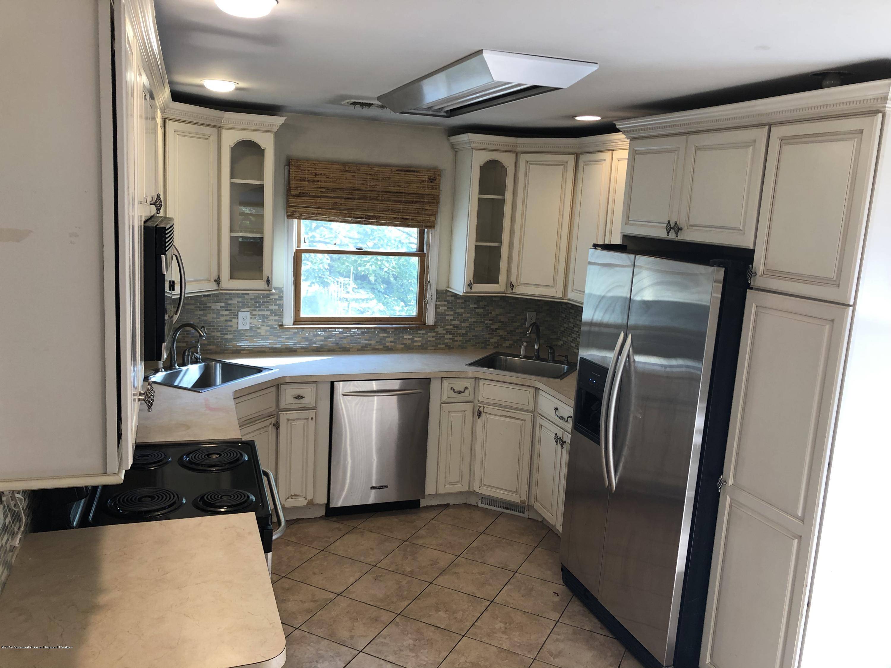 Lakewood, NJ 08701,207 Carol Street