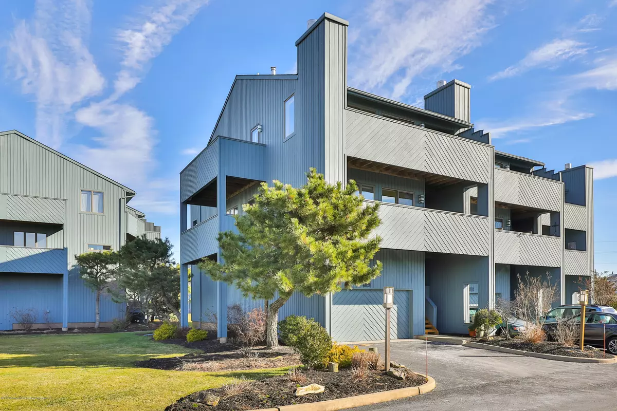 Sea Bright, NJ 07760,1566 Ocean Avenue #24