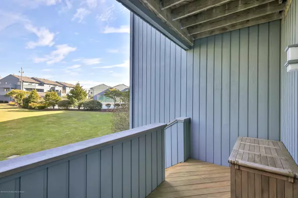 Sea Bright, NJ 07760,1566 Ocean Avenue #24