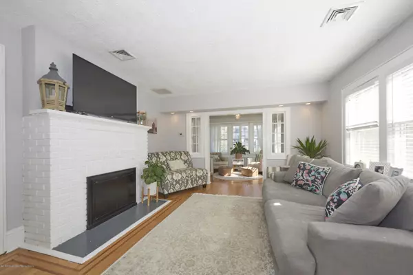 Little Silver, NJ 07739,43 Silverton Avenue