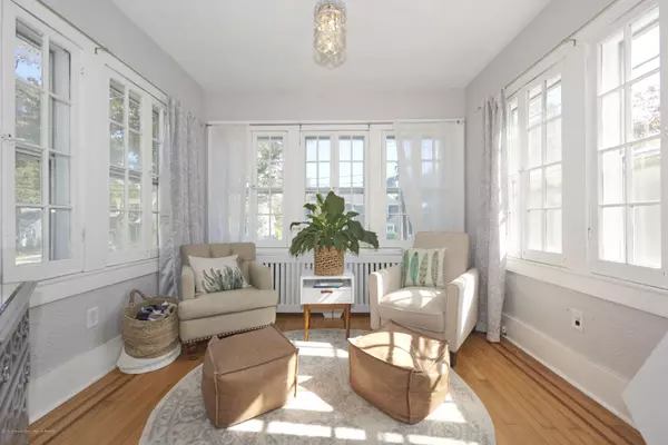 Little Silver, NJ 07739,43 Silverton Avenue