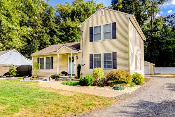 New Egypt, NJ 08533,8 Oak Lane