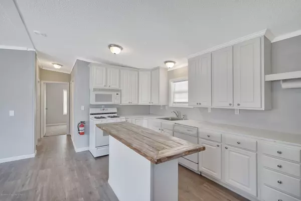 Wall, NJ 07719,1820 Highway 35 ##37