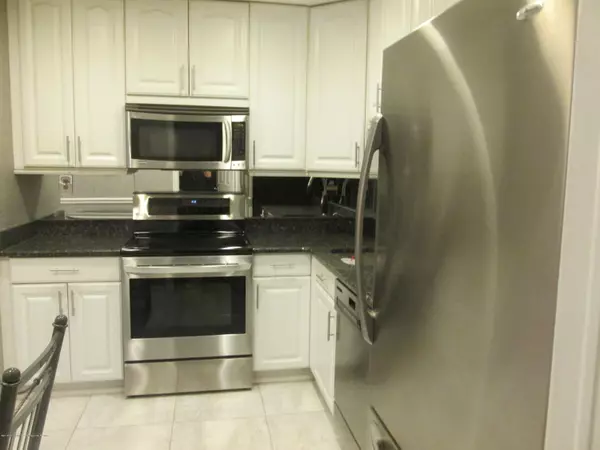 Manalapan, NJ 07726,107 Amberly Drive #B