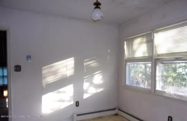 Manahawkin, NJ 08050,11 Ensign Court