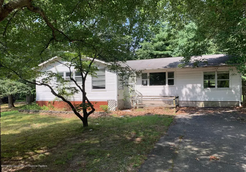 226 Lenape Trail, Jackson, NJ 08527