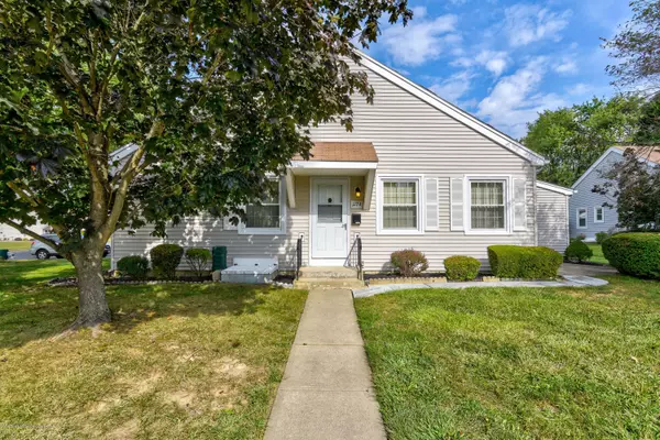 Howell, NJ 07728,127 Korn Market #1000