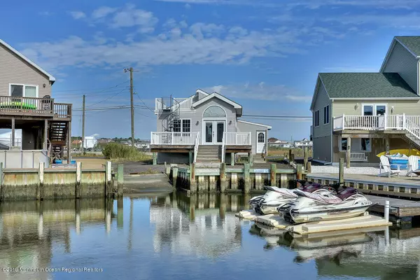 Tuckerton, NJ 08087,25 Carroll Avenue #B