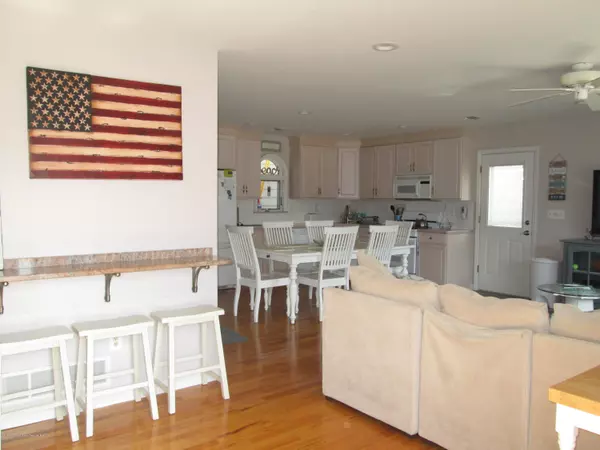 Lavallette, NJ 08735,72 Beach Way