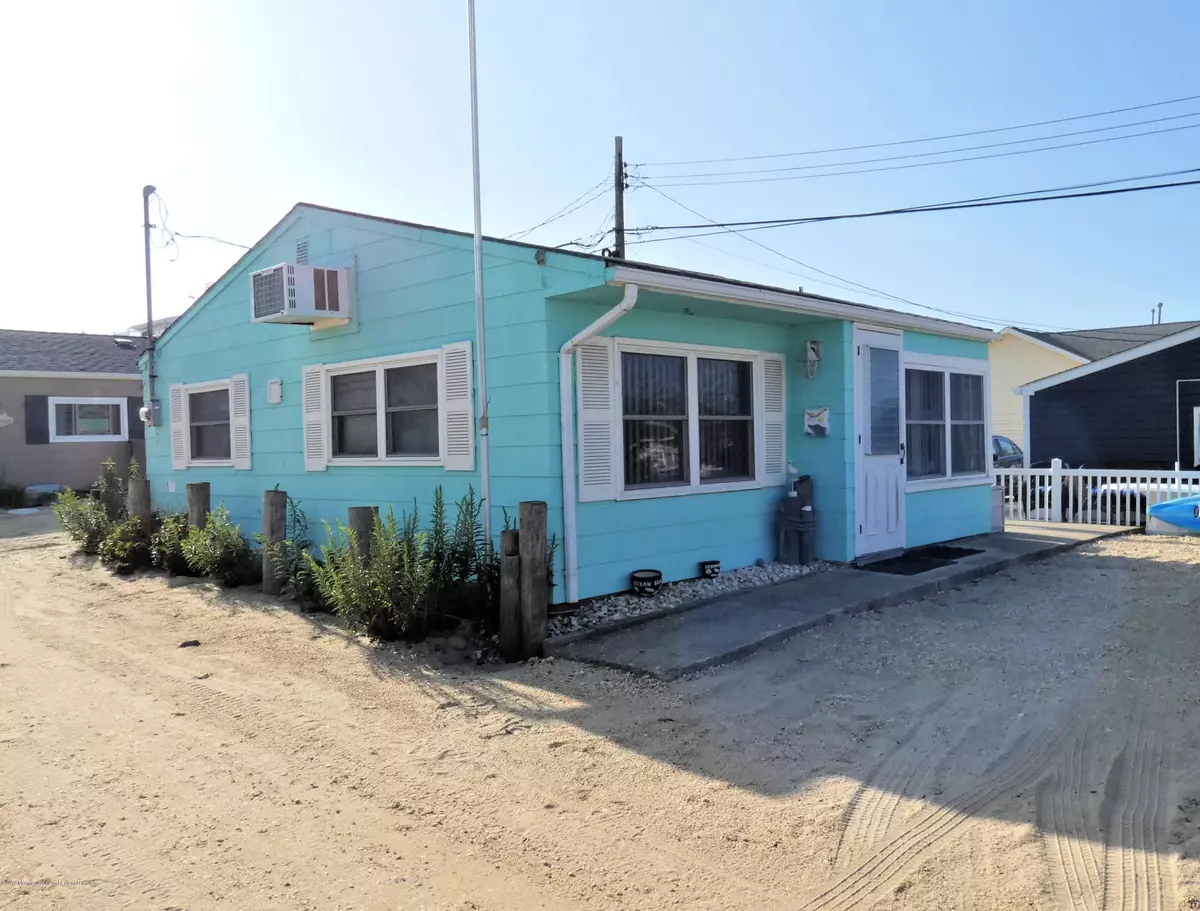 Lavallette, NJ 08735,23 E Plover Way