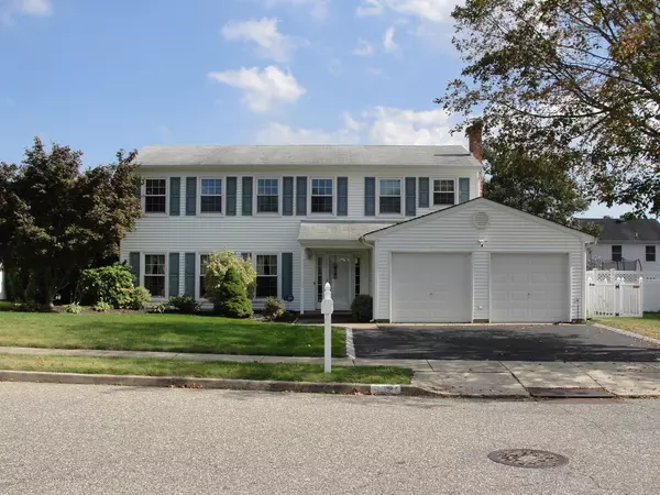 122 Pine Needle Street, Howell, NJ 07731