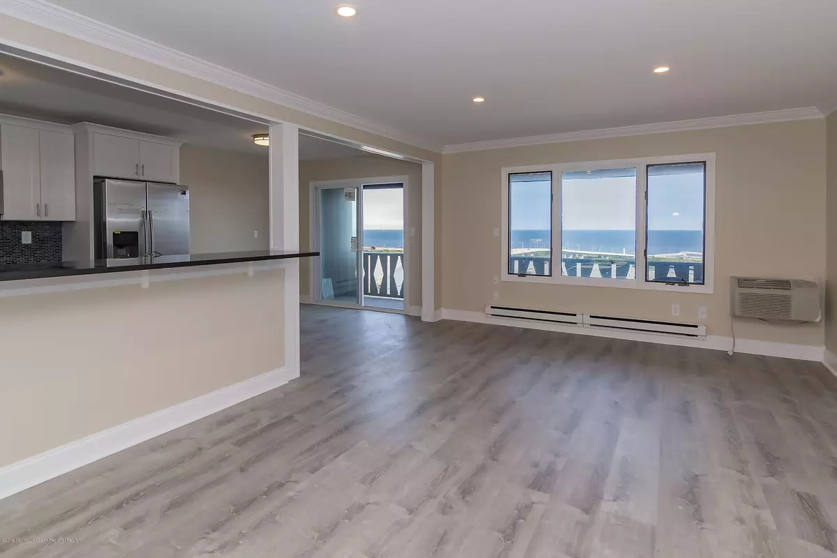 Highlands, NJ 07732,8 Hillside Court