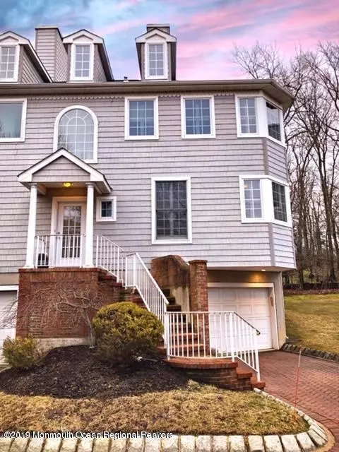 Brielle, NJ 08730,5 Mariners Bend