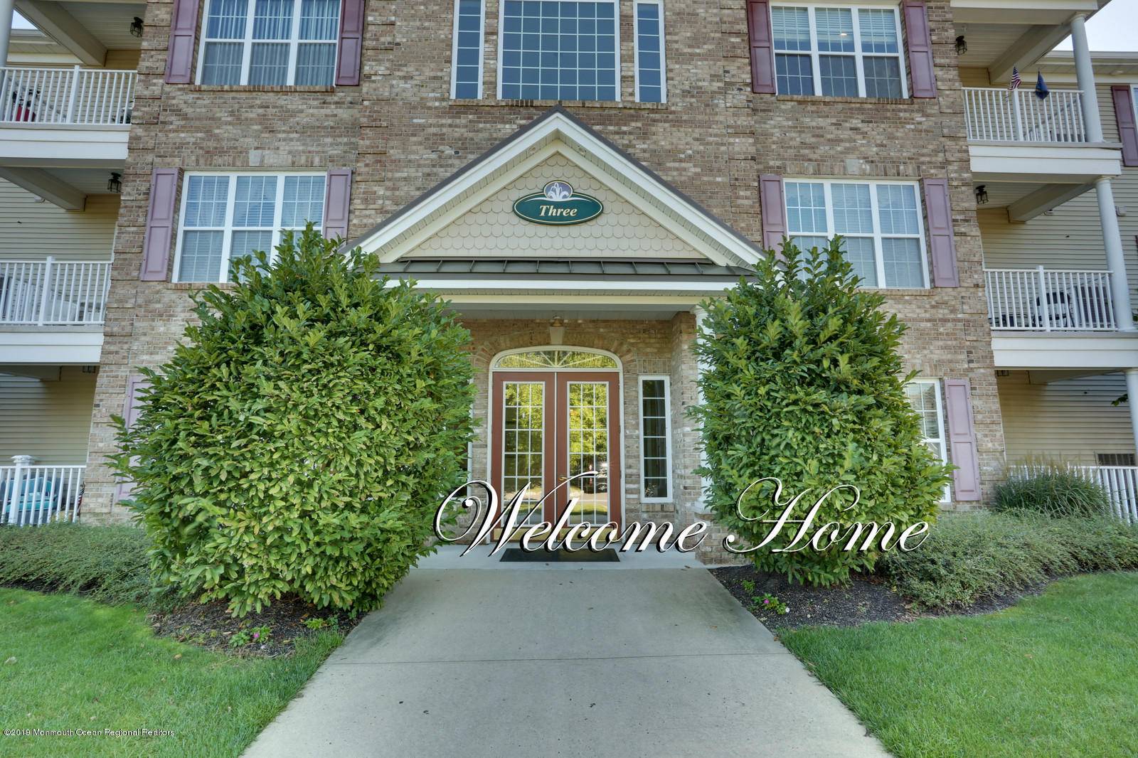 338 Sophee Lane, Lakewood, NJ 08701