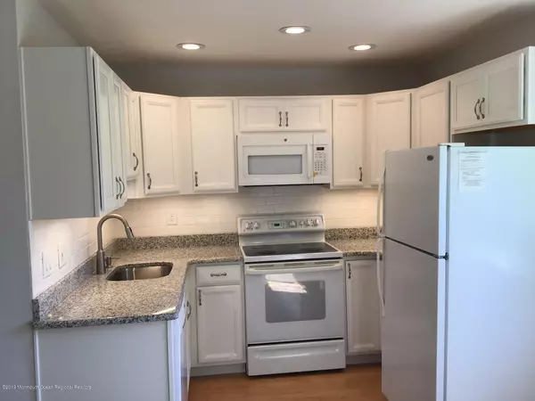 Red Bank, NJ 07701,52 Claremont Court