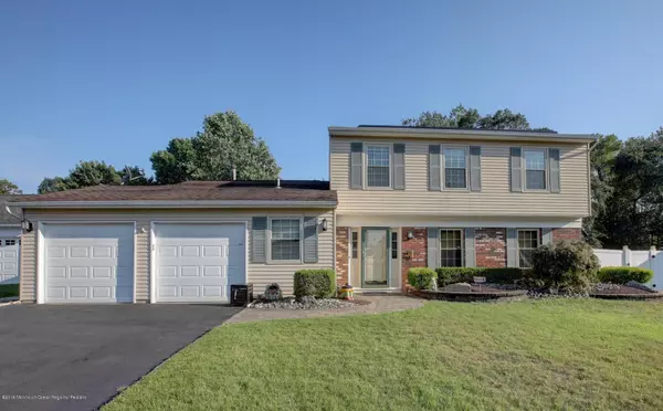 8 Stowe Lane, Howell, NJ 07731