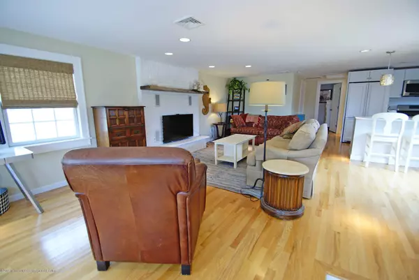 Mantoloking, NJ 08738,322 W Kupper Drive