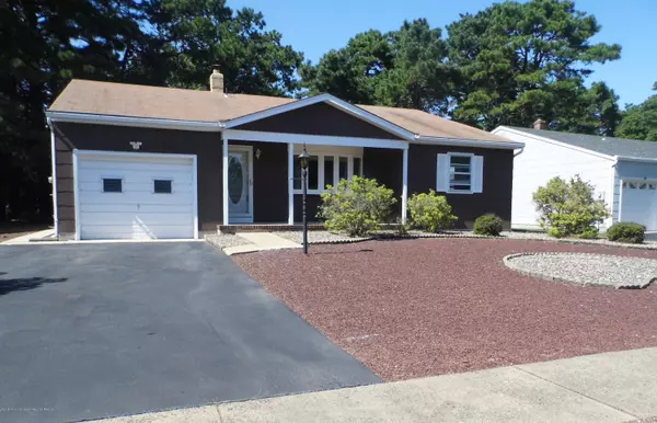 25 Beaverbrook Drive, Toms River, NJ 08757