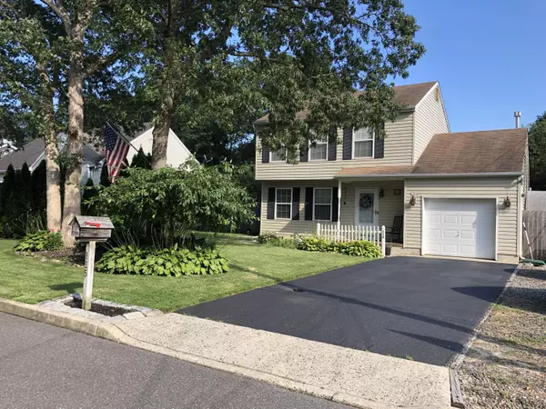 Manahawkin, NJ 08050,115 Mizzen Avenue