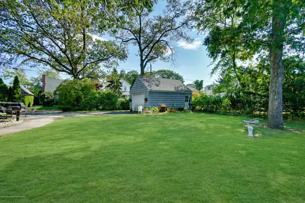 Spring Lake, NJ 07762,321 Pitney Avenue